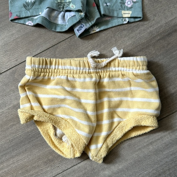 3 bottom bundle 🎀 - Picture 5 of 8